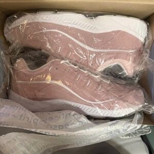 Easy Spirit Romy Walkers 11N